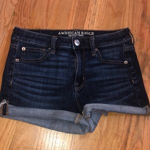 AMERICAN EAGLE DARK WASH SHORTIE
